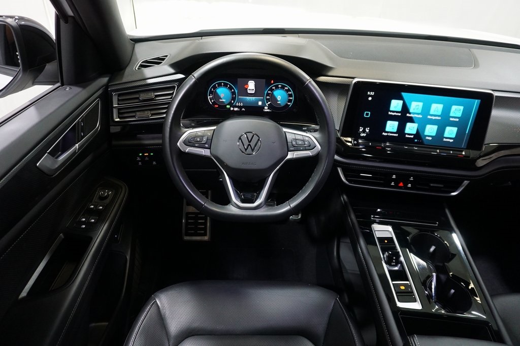 2025 Volkswagen Atlas Cross Sport SEL R-Line photo 12