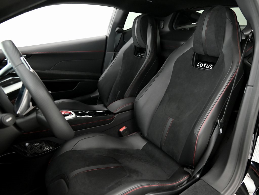 2025 Lotus Emira Base photo 7