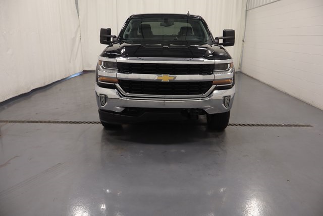 2018 Chevrolet Silverado 1500 LT photo 3