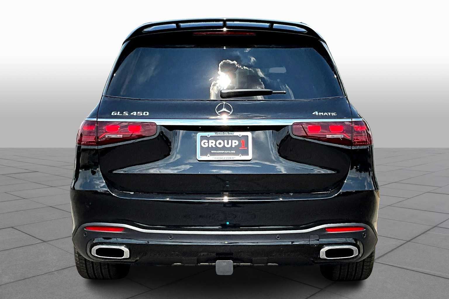 2026 Mercedes Benz GLS 450 4MATIC photo 5