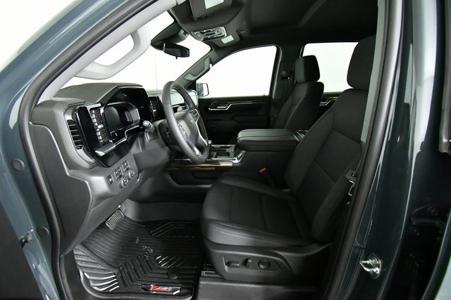 2026 Chevrolet Silverado 1500 Custom Trail Boss photo 4