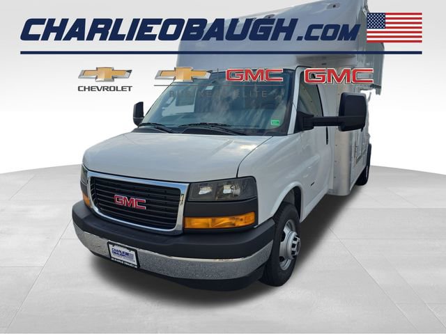 2025 GMC Savana Cutaway Work Van's photo
