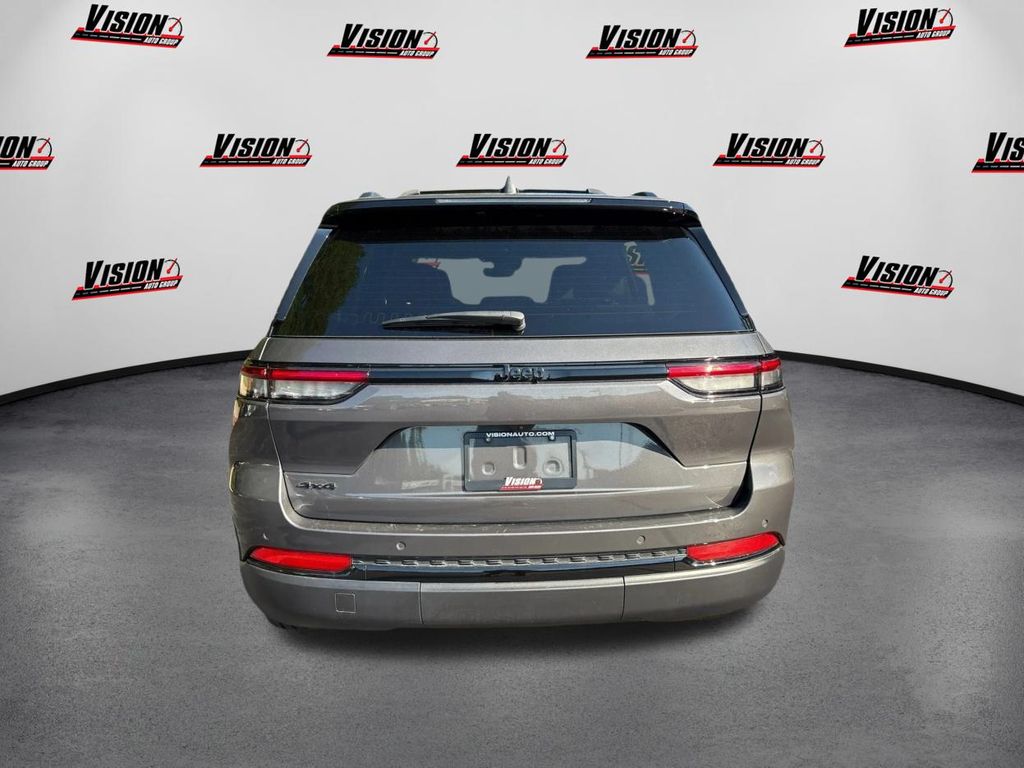 2024 Jeep Grand Cherokee Altitude X photo 3