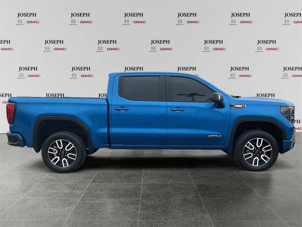2023 GMC Sierra 1500 AT4's photo