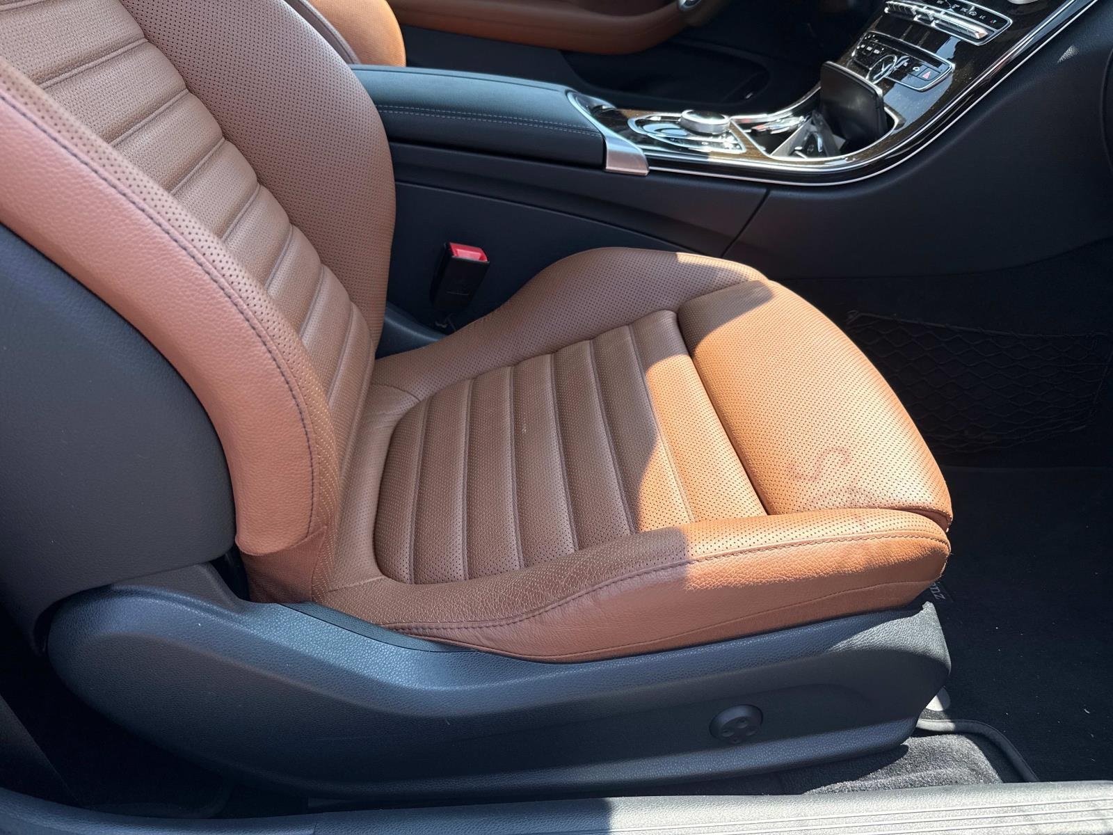 2018 Mercedes Benz C 300 photo 4