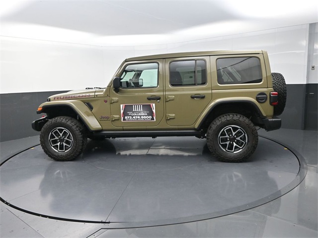 2025 Jeep Wrangler Rubicon photo 2