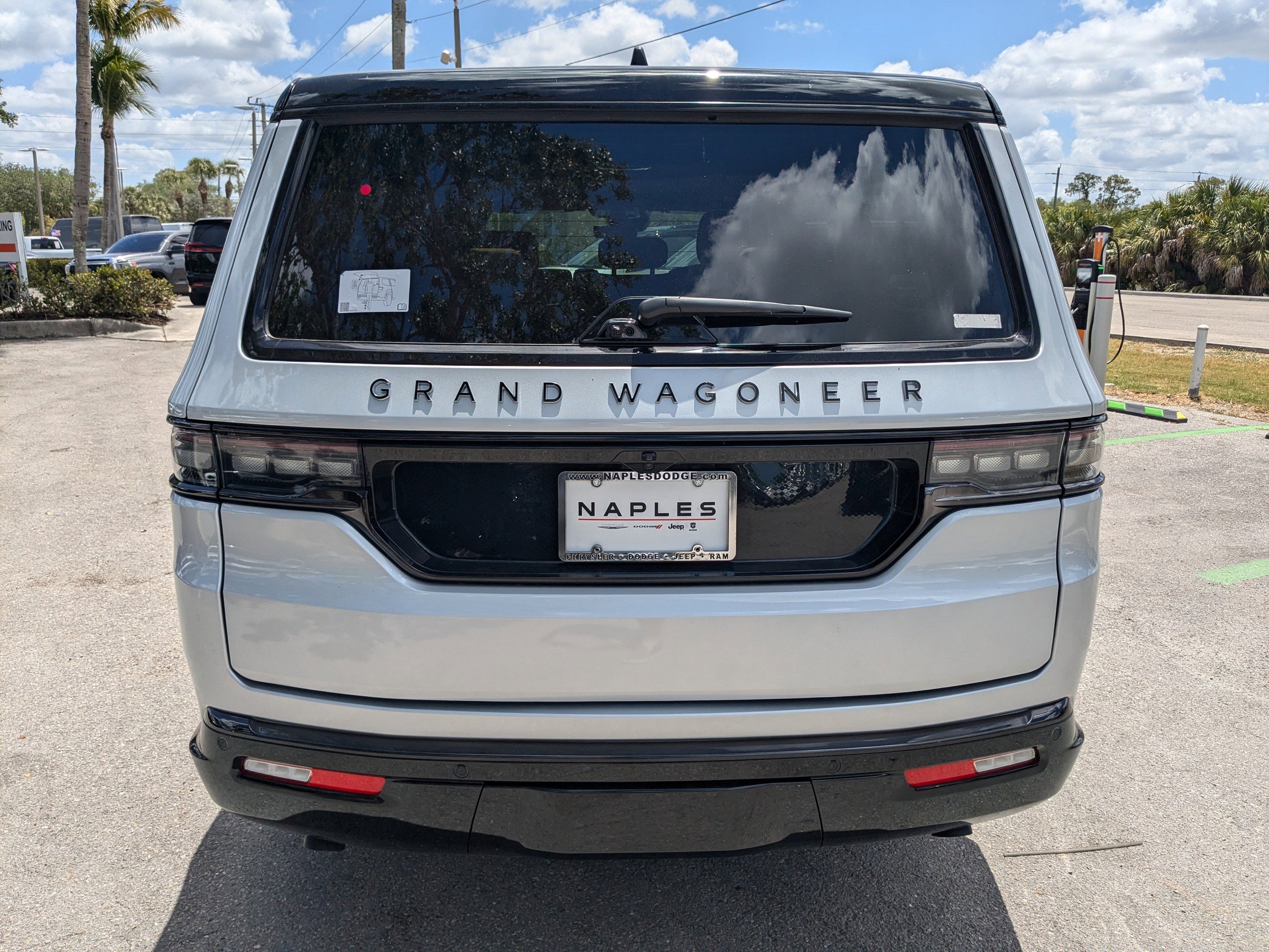 2025 Jeep Grand Wagoneer L III Obsidian photo 6