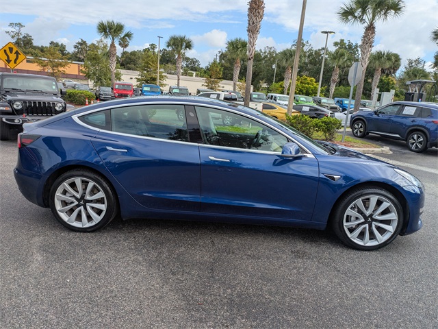 2020 Tesla Model 3 Standard Range Plus photo 3
