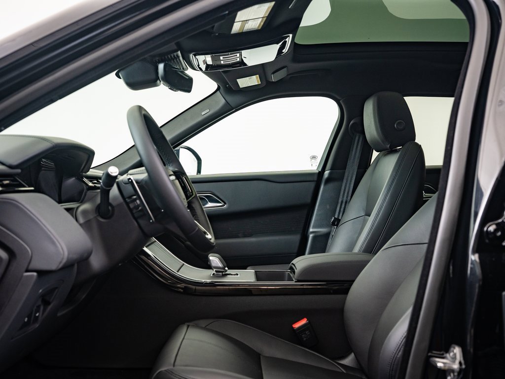 2026 Land Rover Range Rover Velar SE photo 18