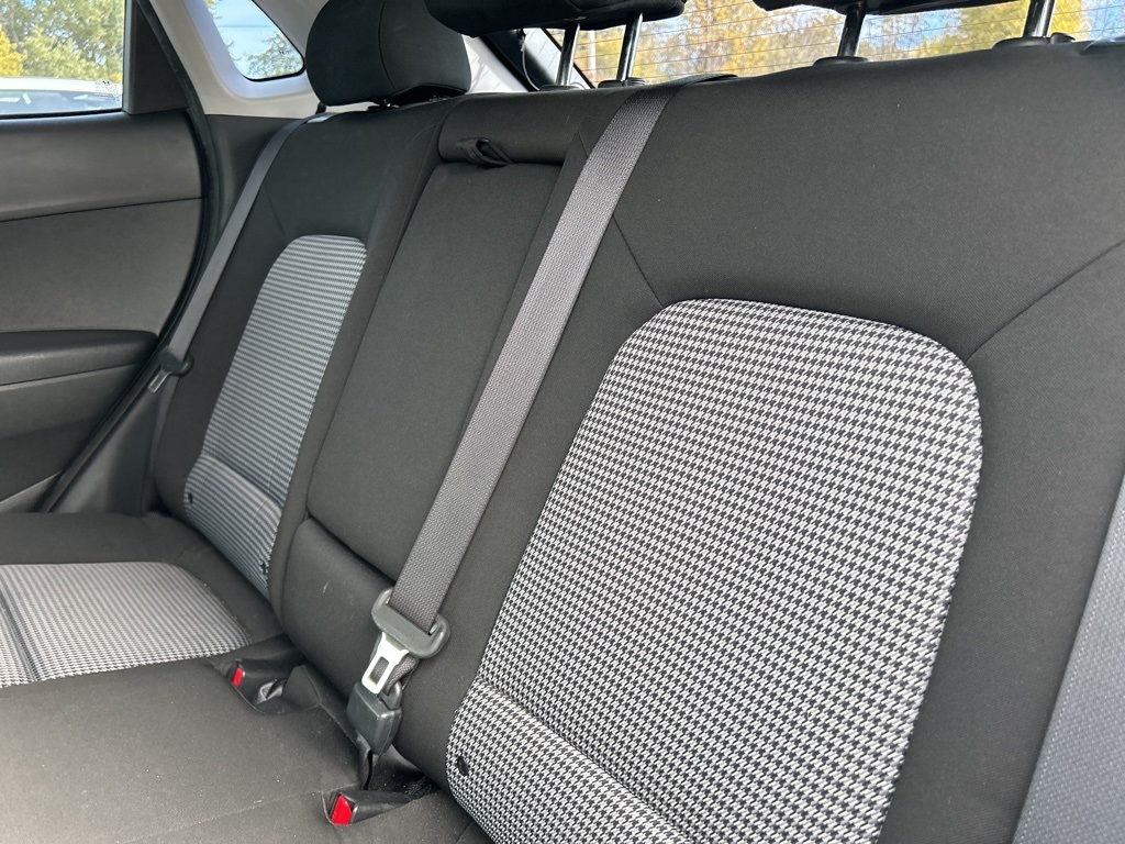 2022 Hyundai Kona SE photo 4