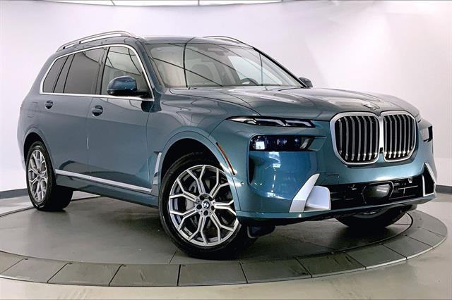 2023 BMW X7 Base's photo