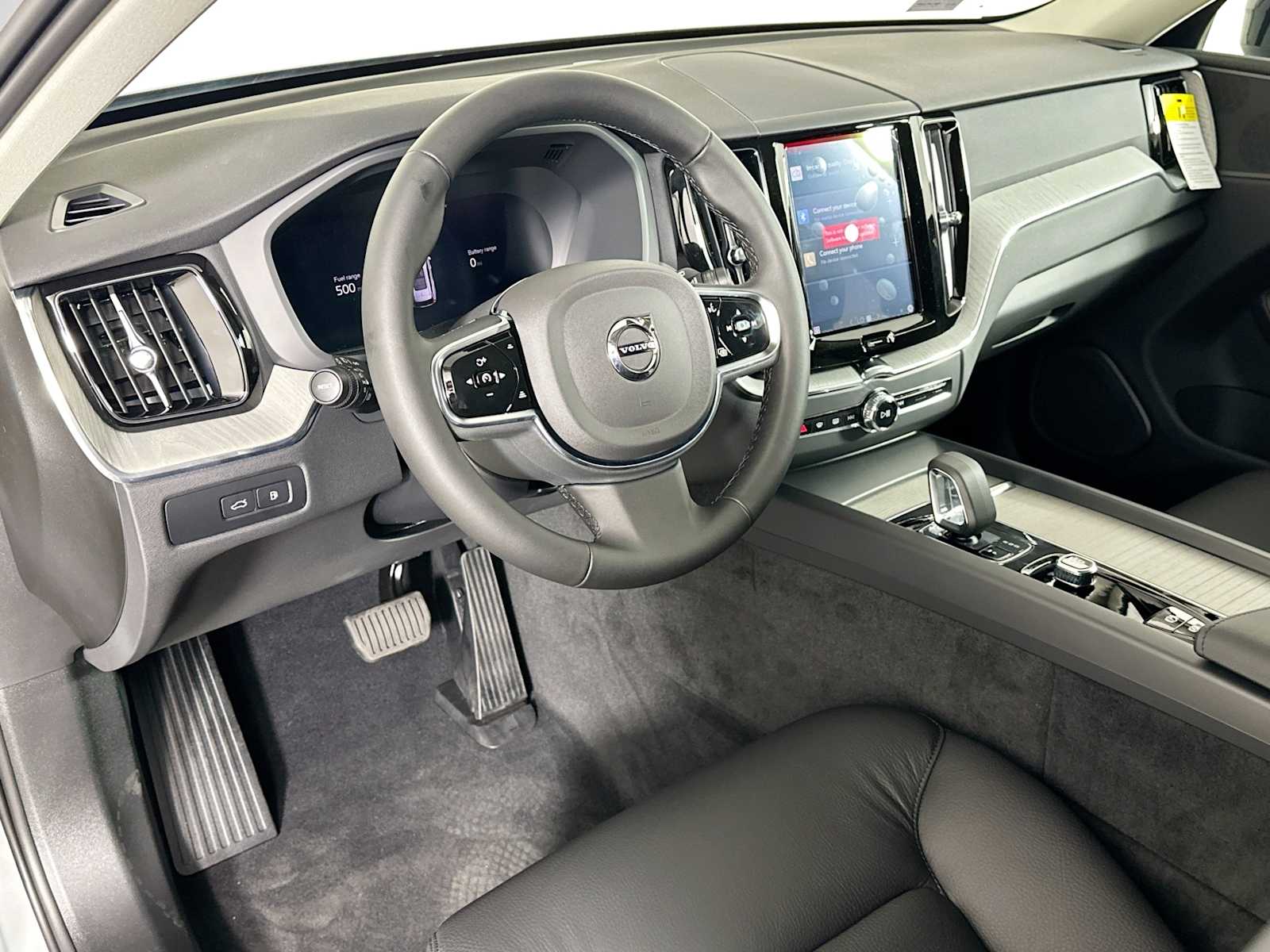 2025 Volvo XC60 T8 Plus photo 7