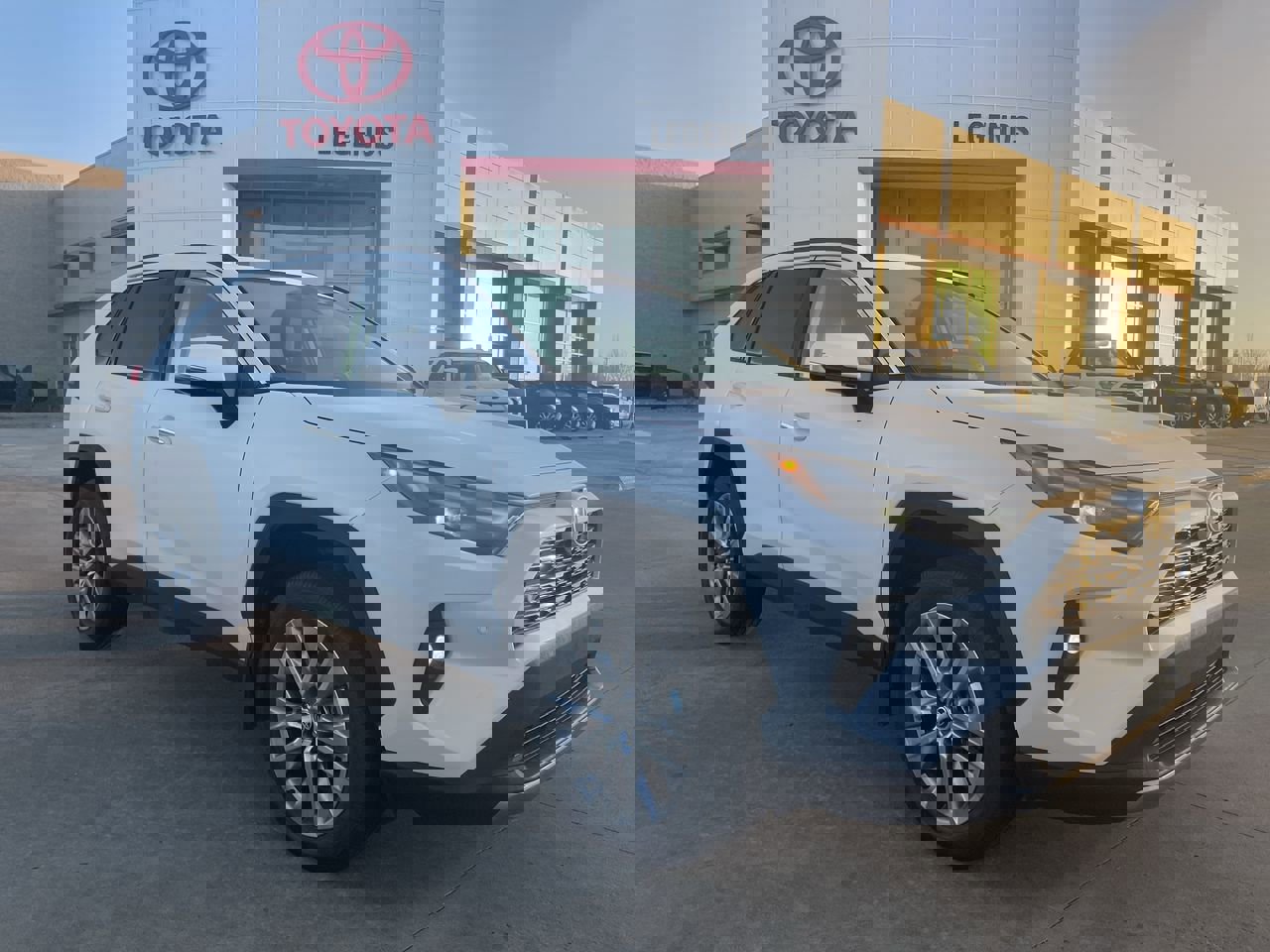 2023 Toyota RAV4 Limited's photo