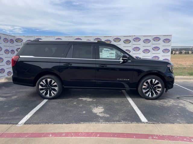 2025 Ford Expedition Platinum's photo