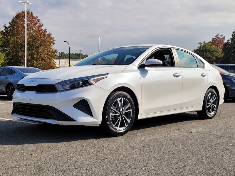 2023 Kia Forte LXS photo 4