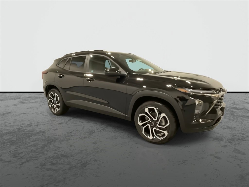 2026 Chevrolet Trax photo 2