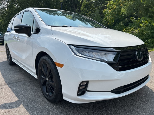 2023 Honda Odyssey Sport photo 3