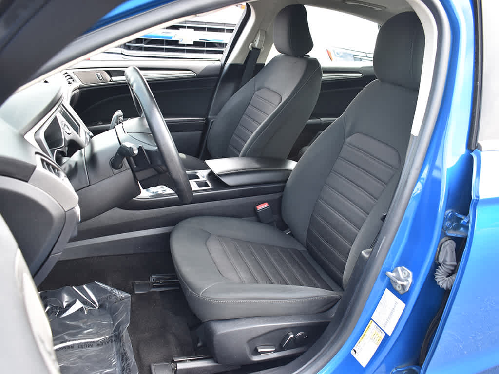 2020 Ford Fusion SE photo 5