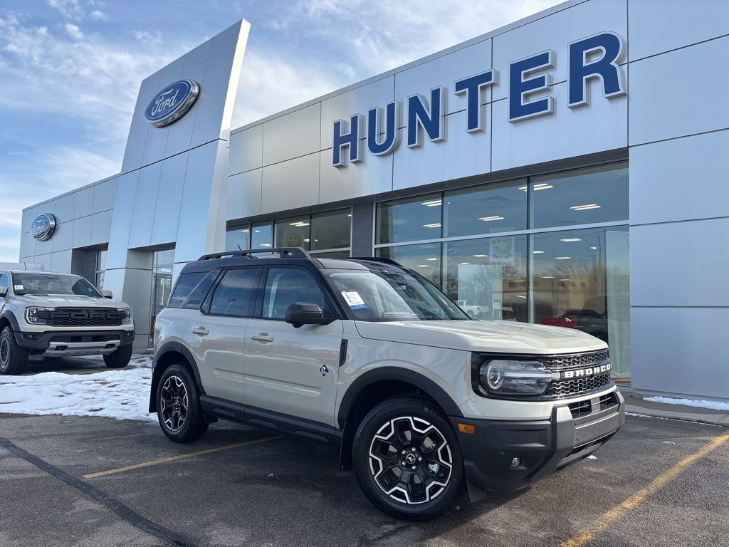 2025 Ford Bronco Sport Outer Banks's photo