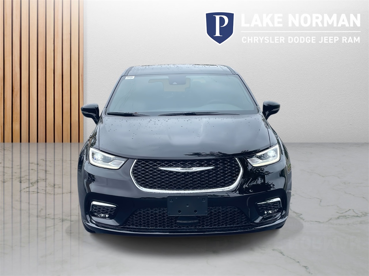 2026 Chrysler Pacifica photo 2
