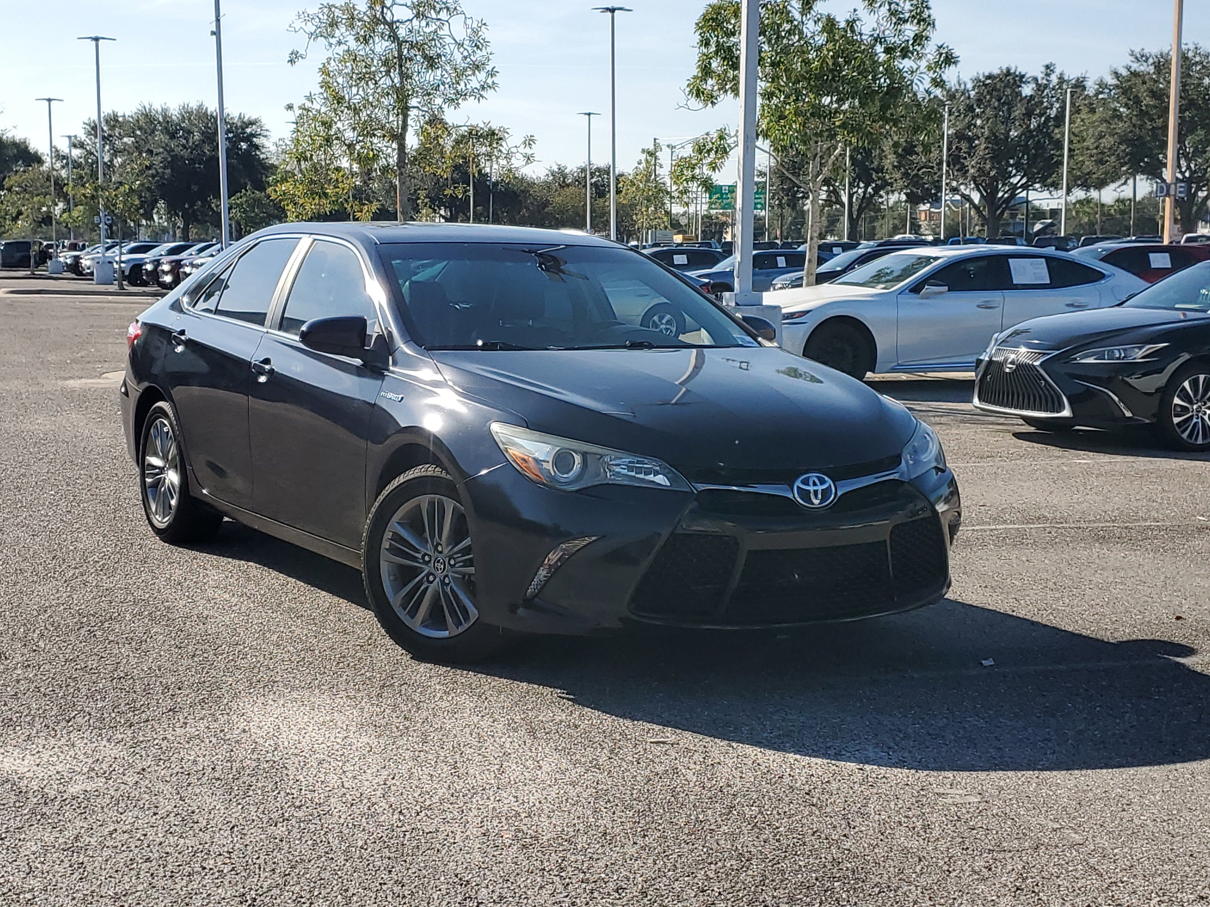 2015 Toyota Camry XLE Hybrid's photo