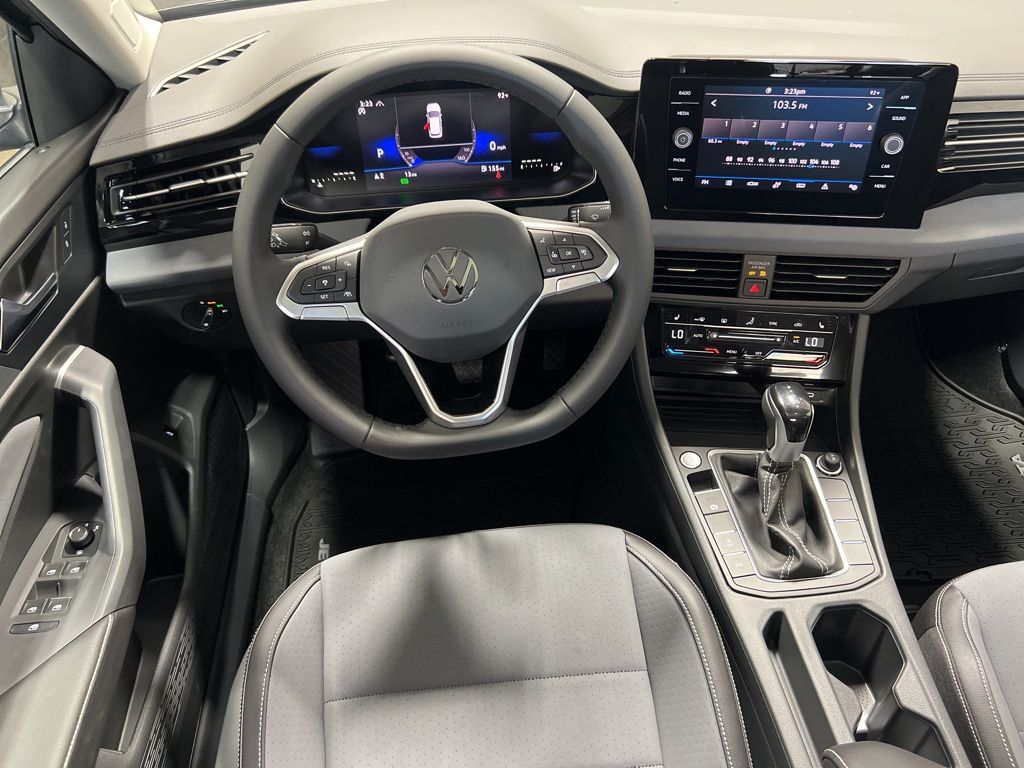 2025 Volkswagen Jetta 1.5T SE photo 13