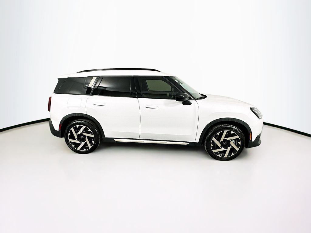 New 2025 White MINI Signature Plus image 4