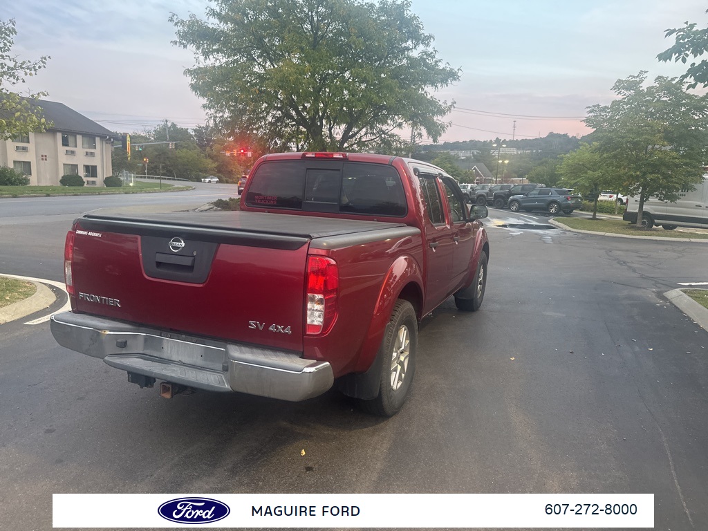2015 Nissan Frontier SV Crew Cab photo 5