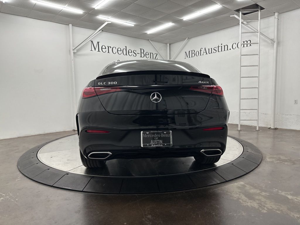 2025 Mercedes Benz GLC 300 4MATIC photo 4
