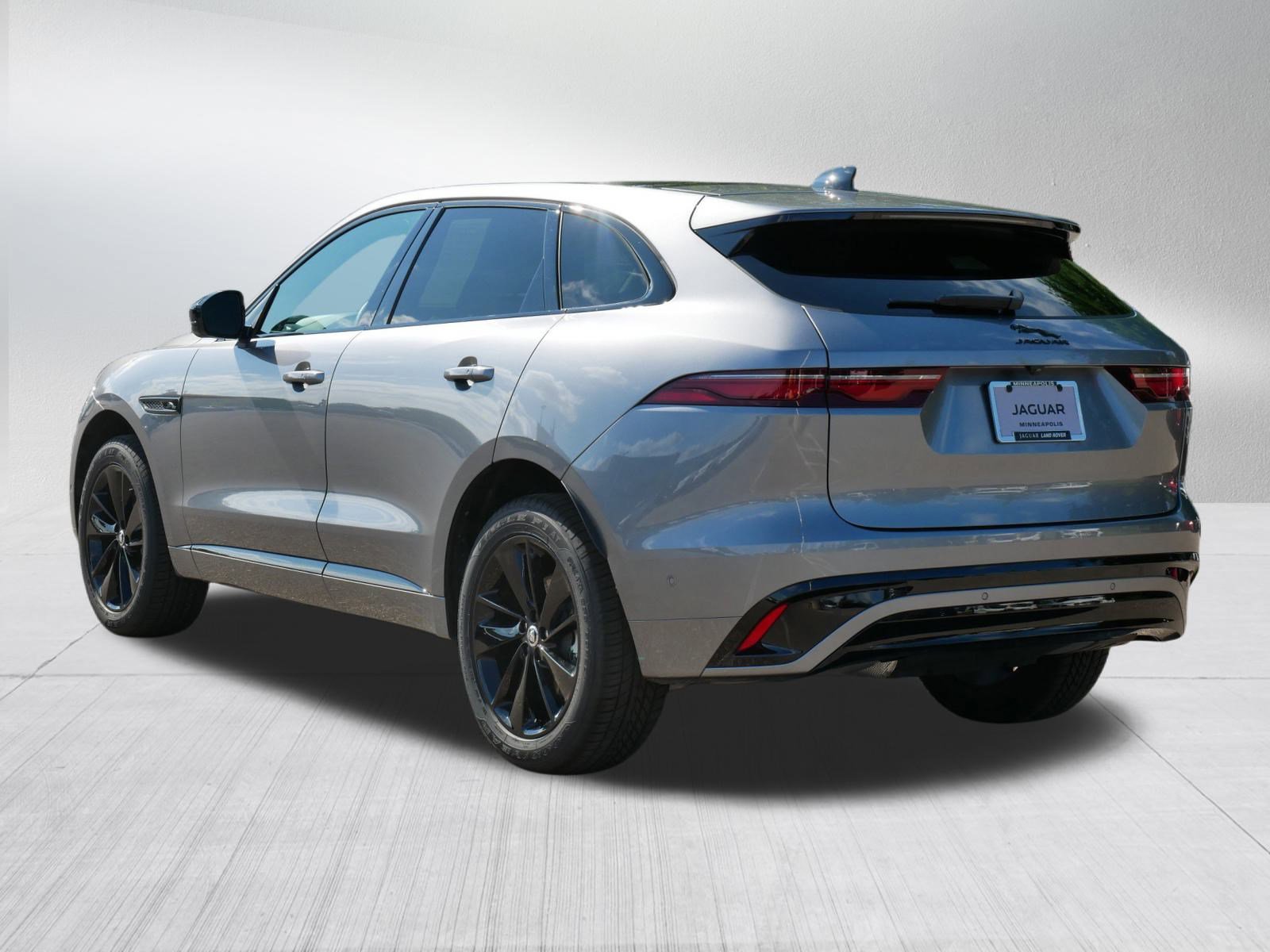 2025 Jaguar F-PACE P250 R-Dynamic S photo 6