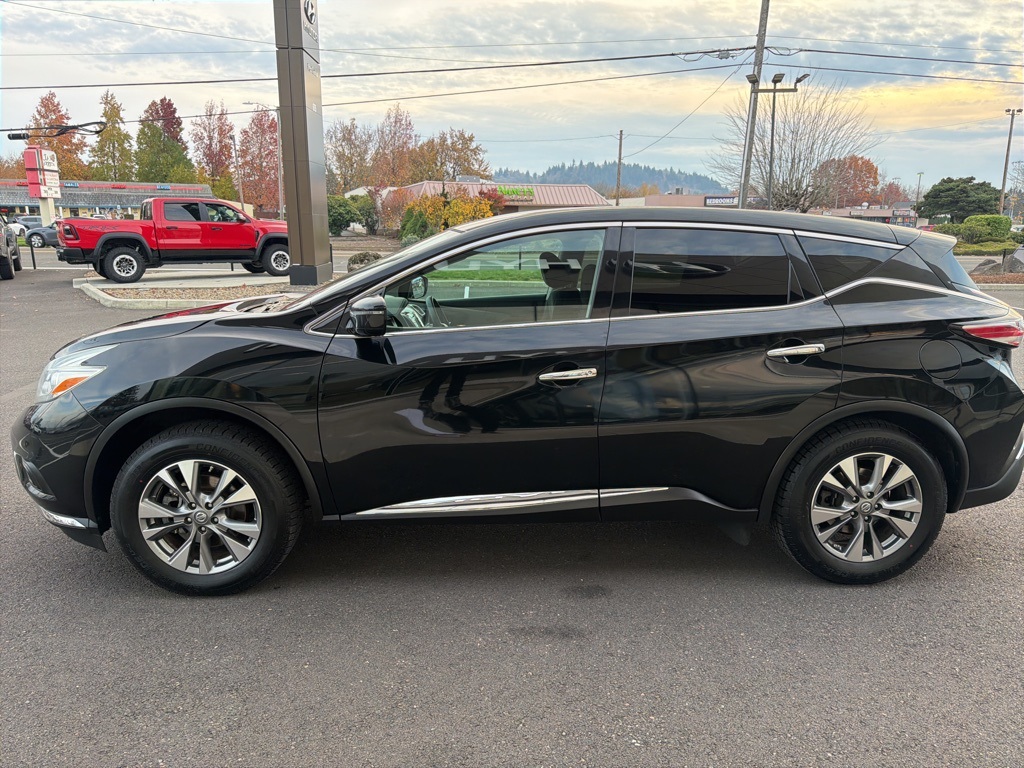 2016 Nissan Murano S photo 2