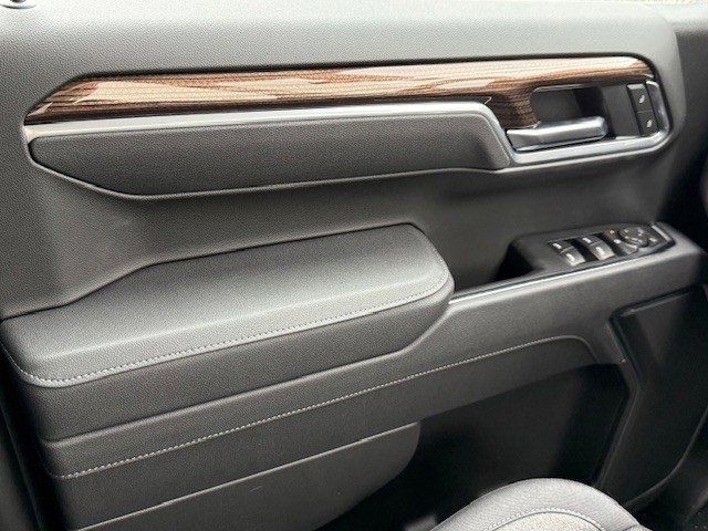 2025 Chevrolet Silverado 1500 LT photo 30