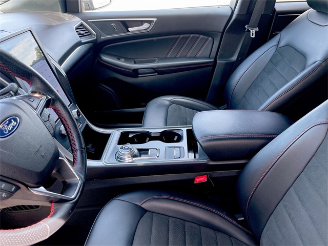 2024 Ford Edge ST photo 12