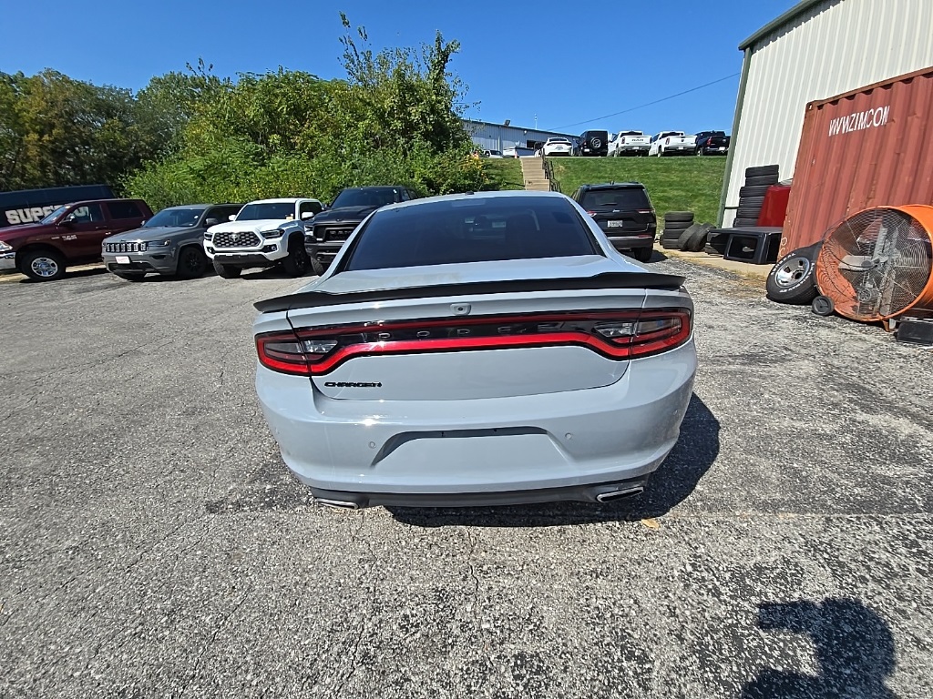2022 Dodge Charger SXT photo 6