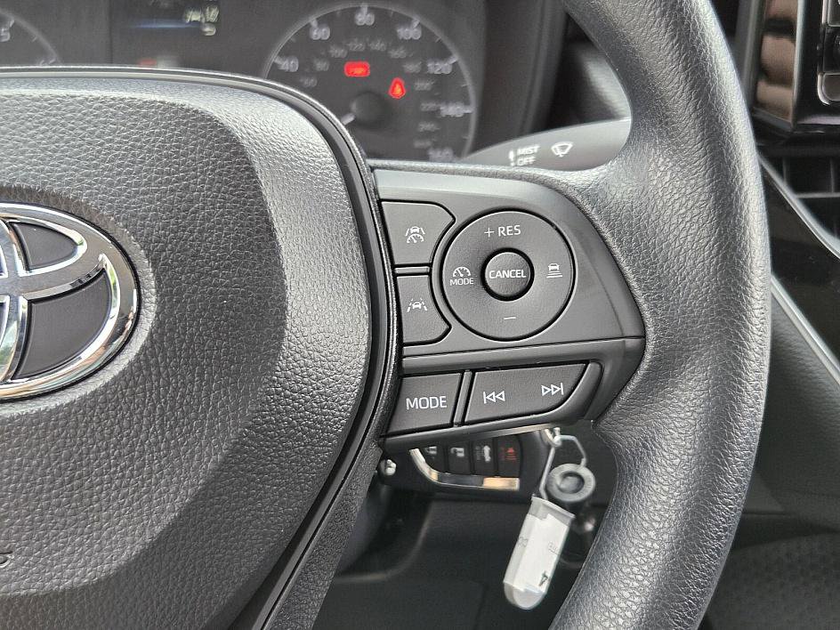 2025 Toyota Corolla LE photo 25