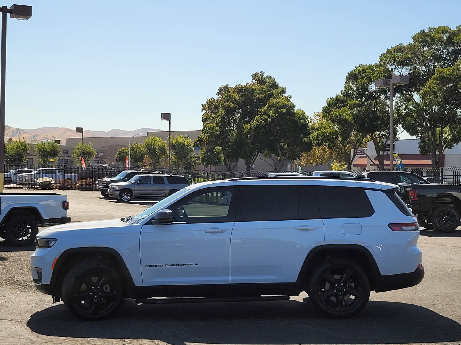 2023 Jeep Grand Cherokee Limited photo 7