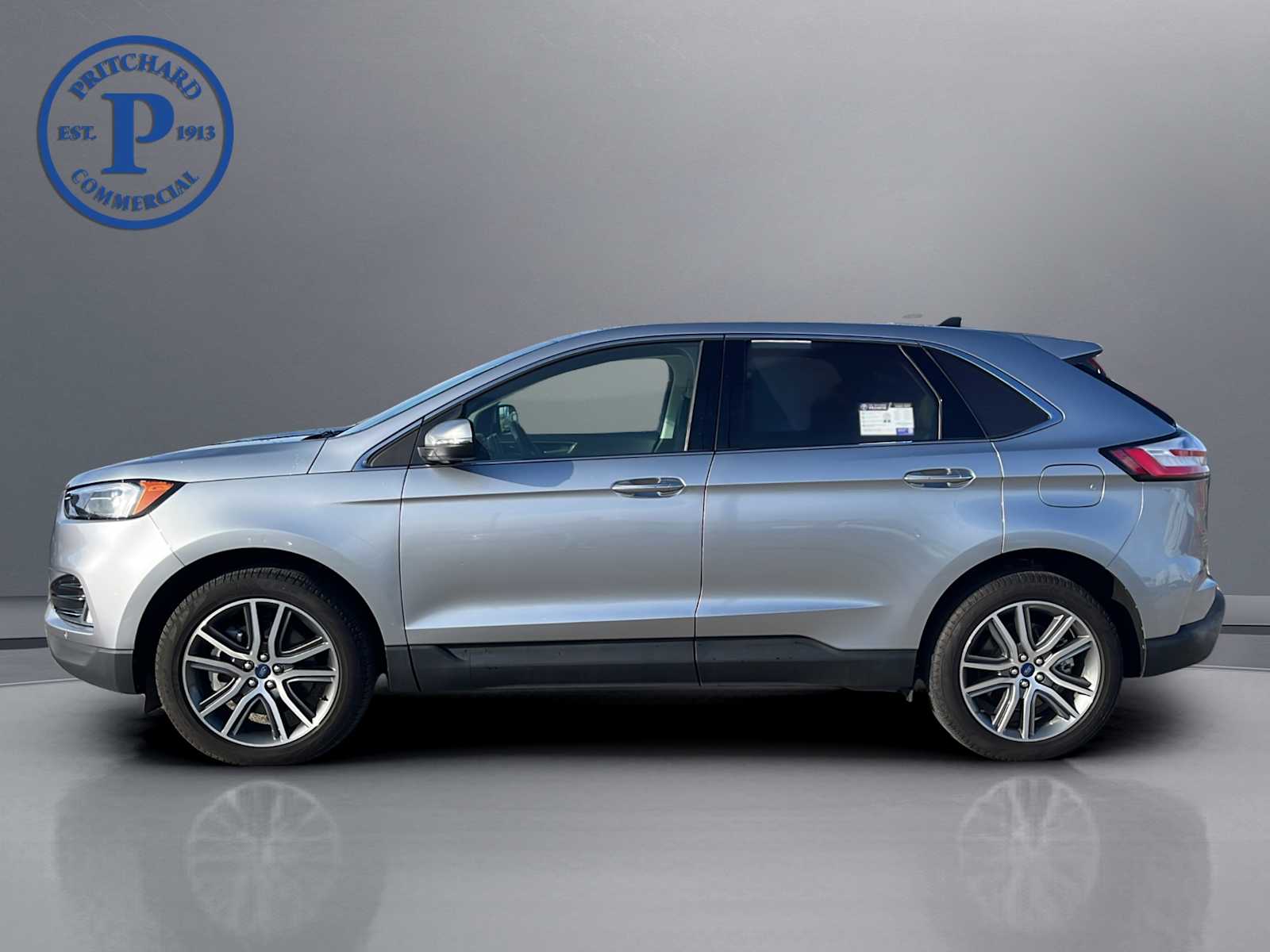 2022 Ford Edge Titanium photo 4