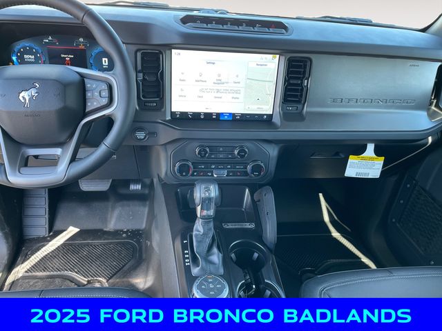 2025 Ford Bronco Badlands photo 10