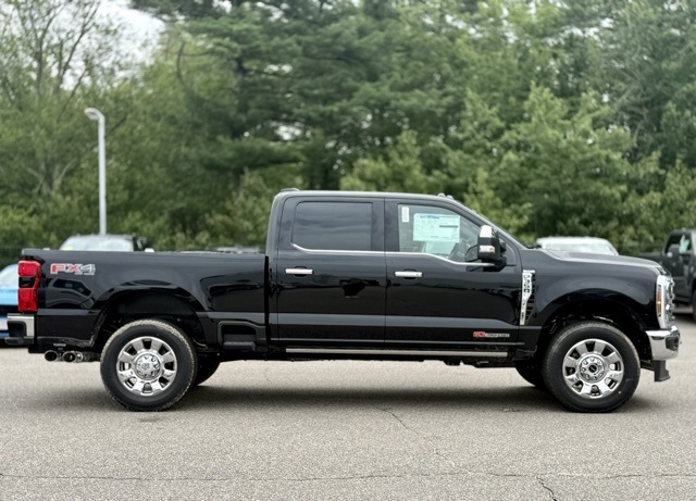 2025 Ford F-350 King Ranch photo 3