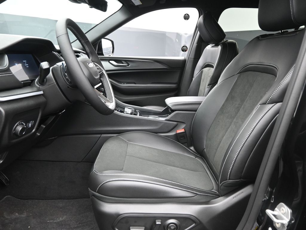 2025 Jeep Grand Cherokee Altitude X photo 12