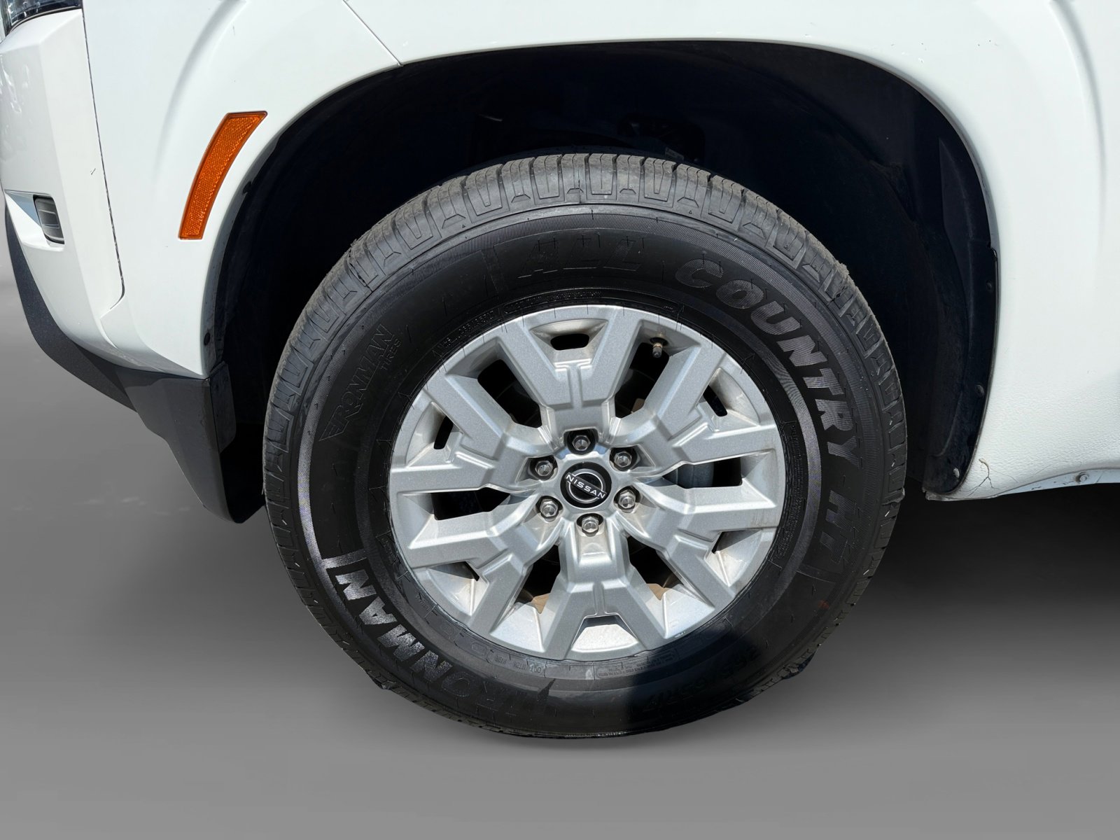 2023 Nissan Frontier SV photo 9