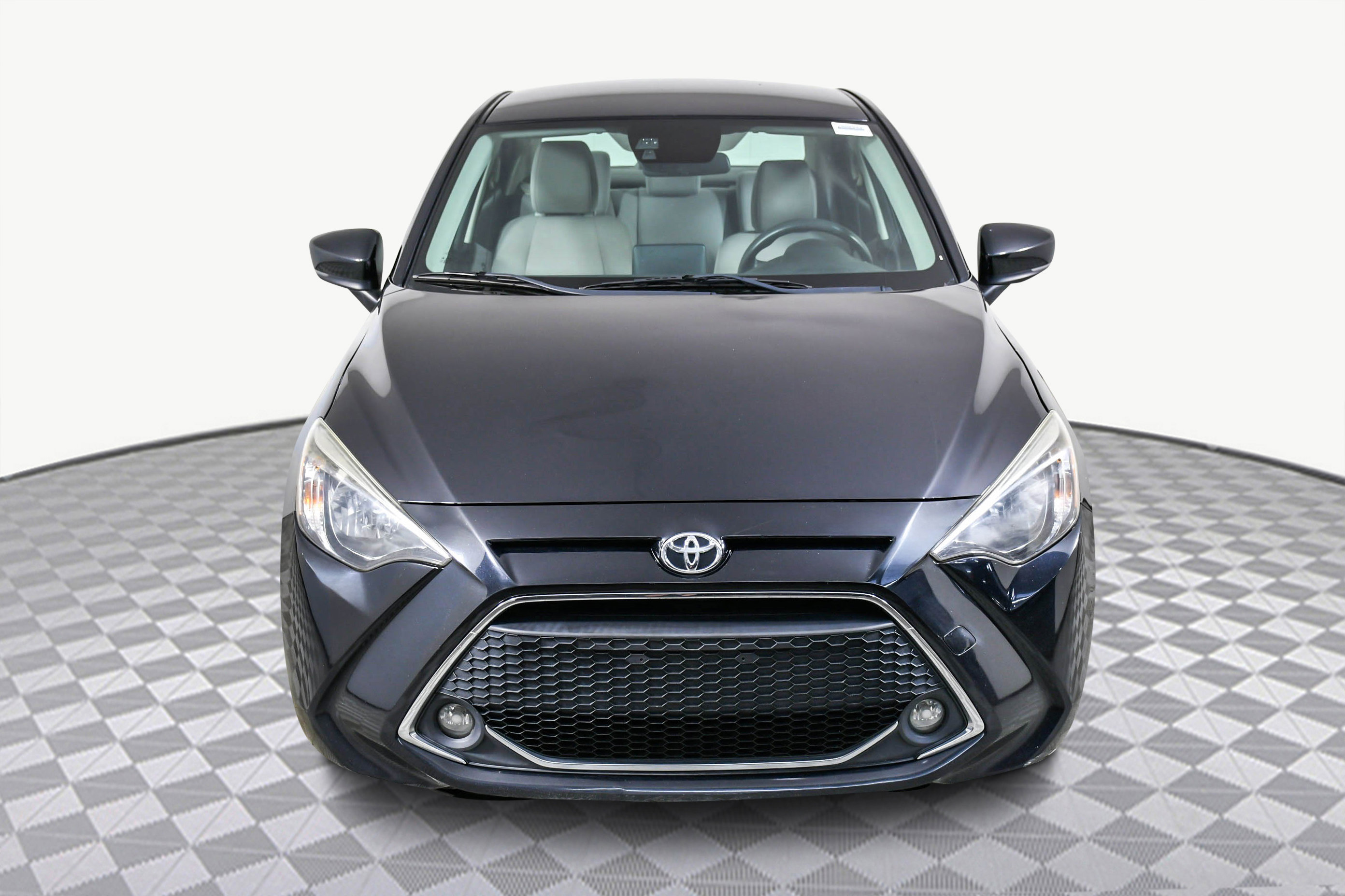 Used 2019 Toyota Yaris LE with VIN 3MYDLBYV2KY509442 for sale in Palmetto Bay, FL