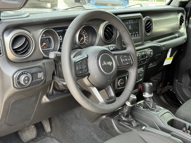2023 Jeep Gladiator Willys photo 12