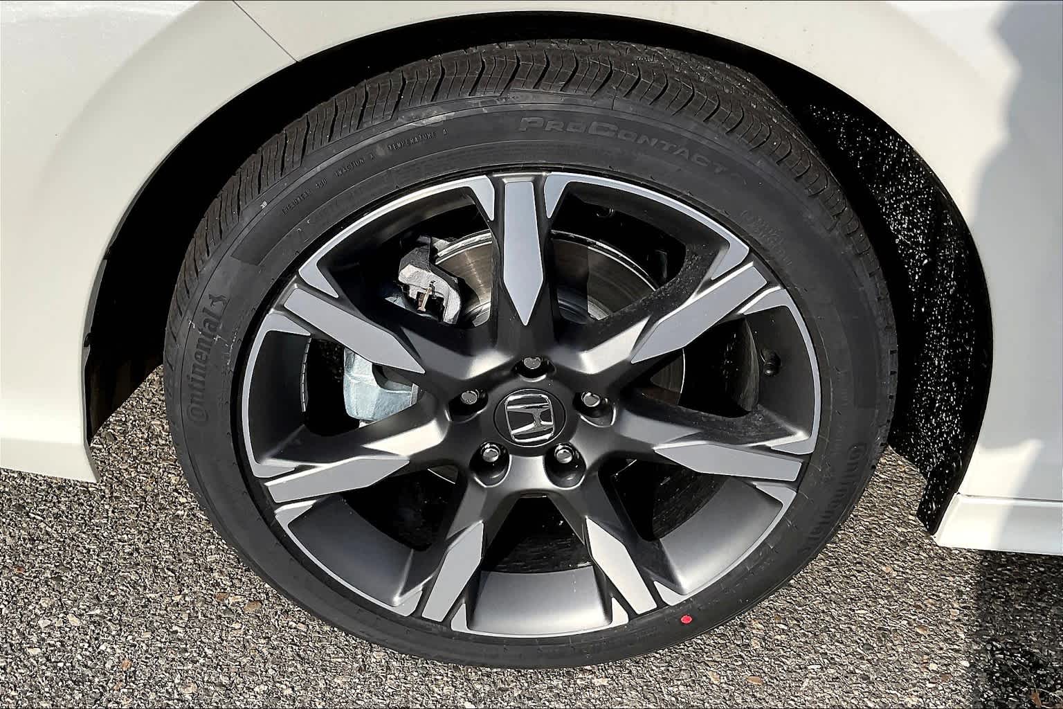 2025 Honda Civic Hybrid Sport Touring photo 6