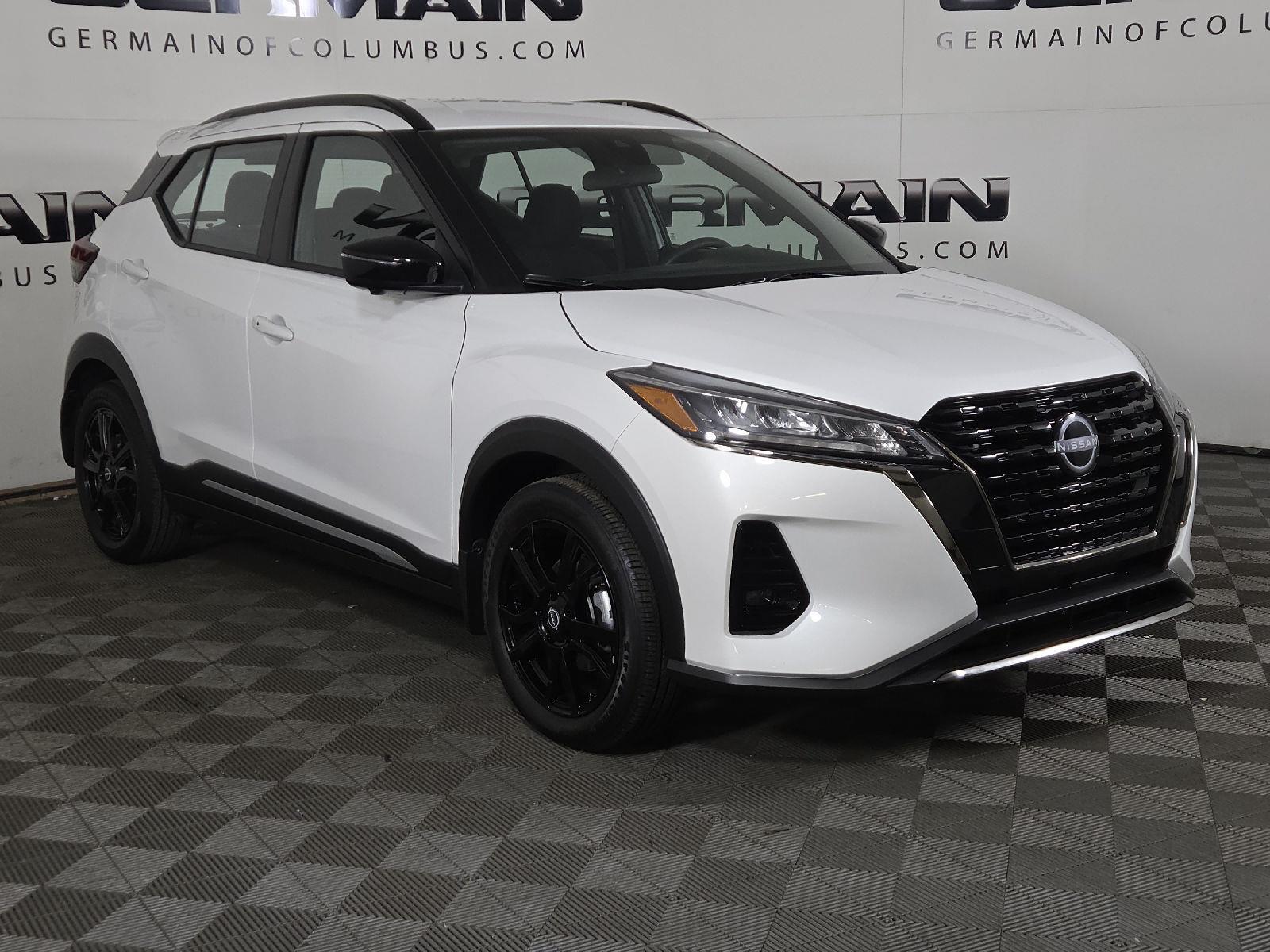 2024 Nissan Kicks SR photo 2