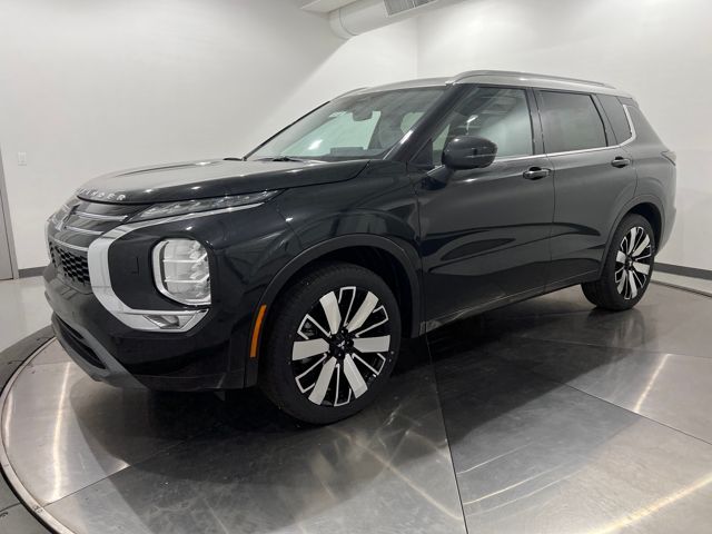 2025 Mitsubishi Outlander SEL Platinum Edition's photo