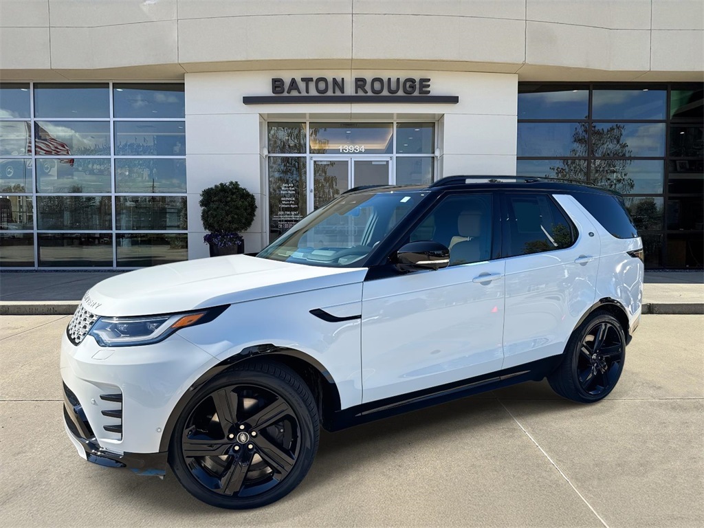 2026 Land Rover Discovery Tempest Edition's photo