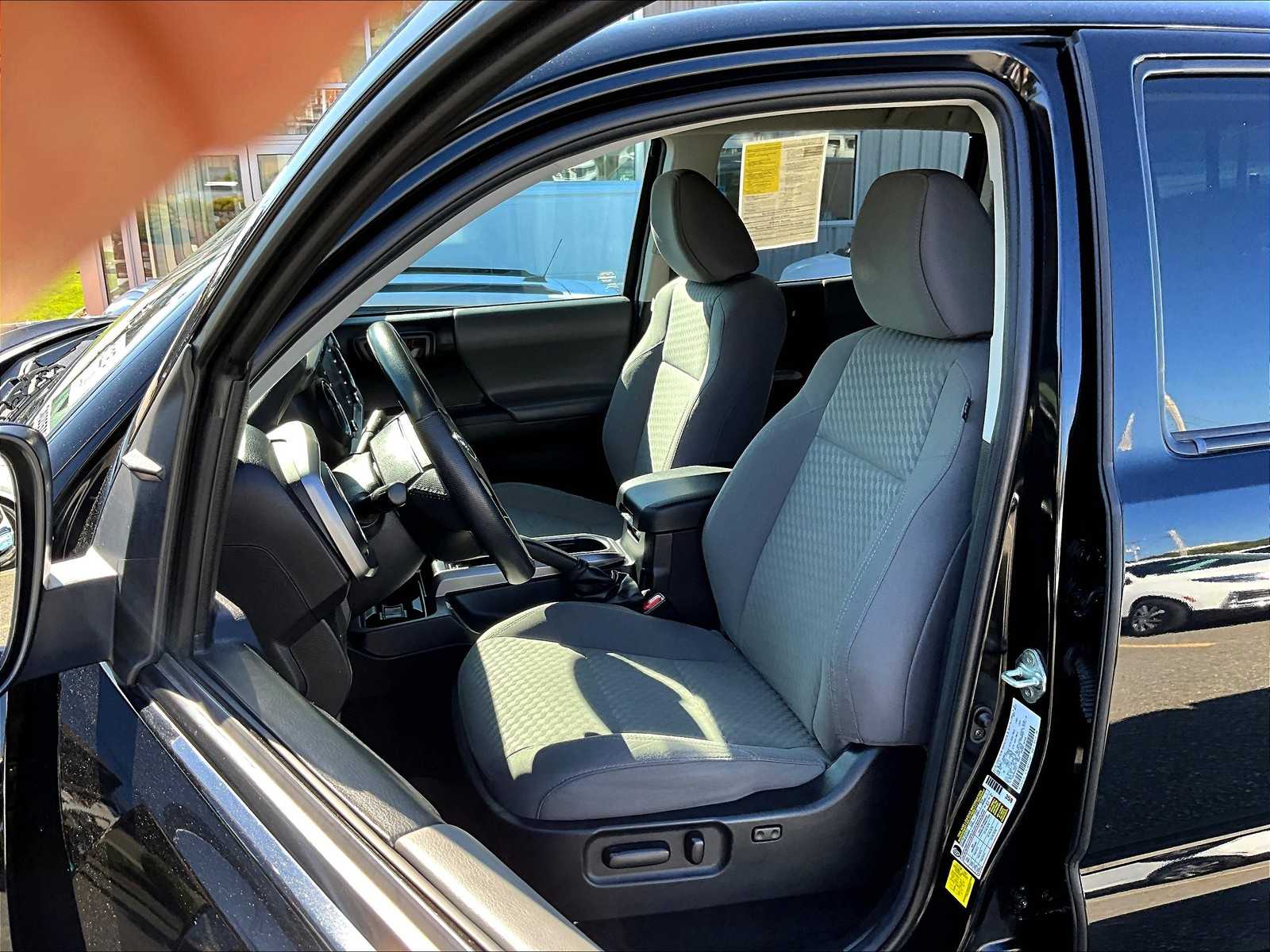 2021 Toyota Tacoma SR5 photo 10