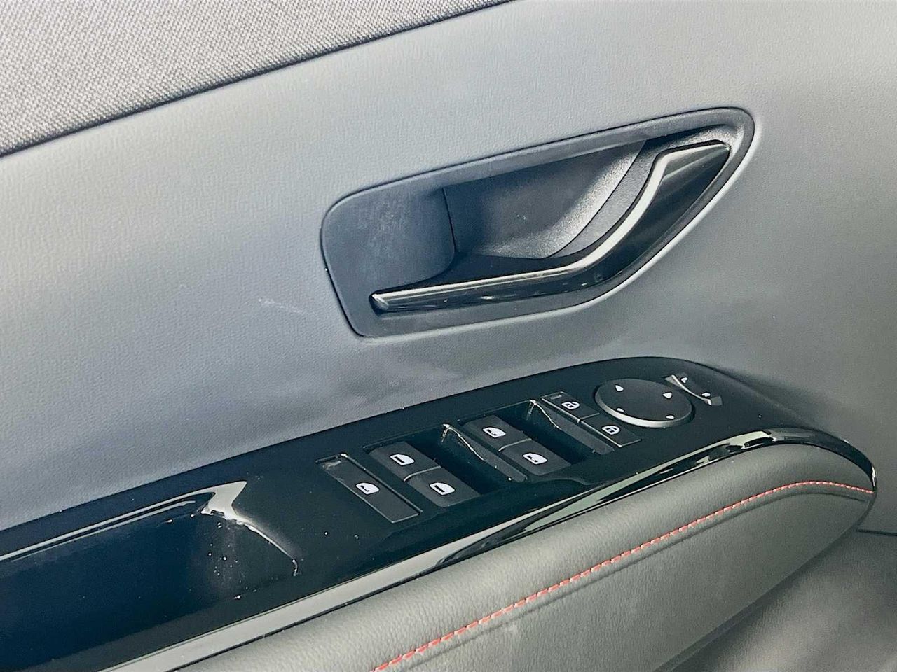 2025 Hyundai Tucson Hybrid N Line photo 14