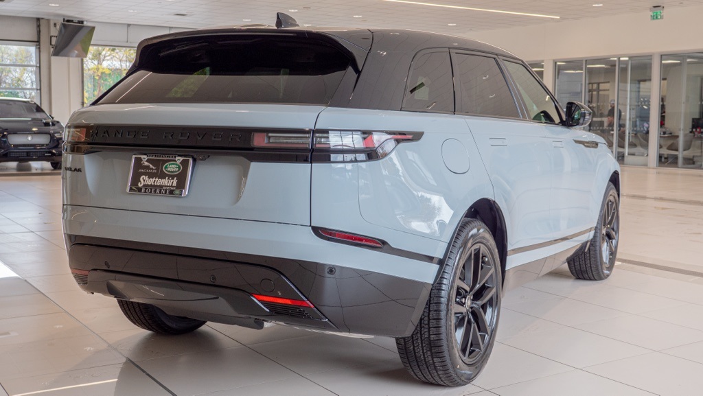 2025 Land Rover Range Rover Velar SE photo 7